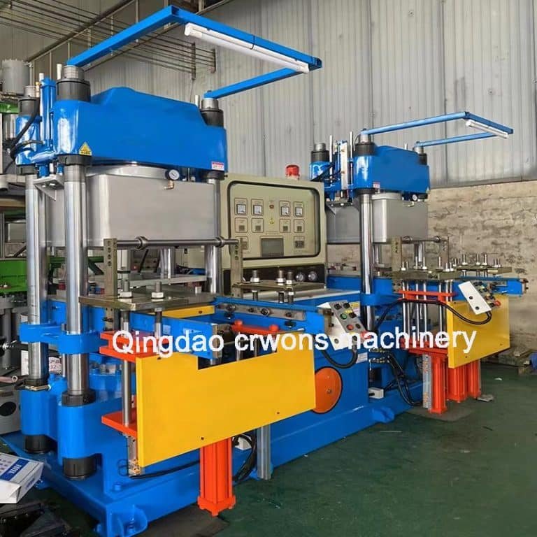 Máy ép lưu hóa túi nước tiên tiến của Crowns Machinery , thích hợp cho các sản phẩm cao su cỡ lớn như dây đai chịu tải nặng.