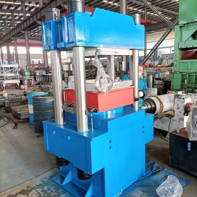 Máy ép lưu hóa cao su thủy lực hiện đại - Crowns Machinery